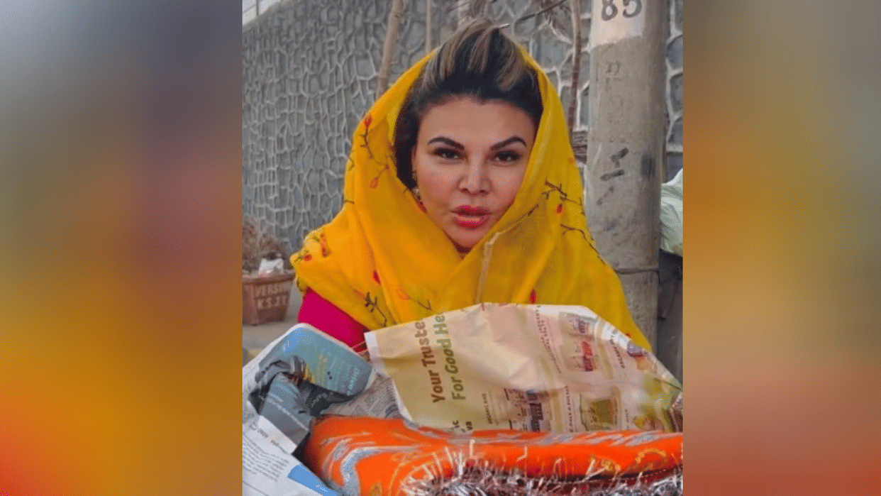 Rakhi Sawant reached Dargah first time to pray for her mother wellbeing and marriage with Adil Khan Durrani