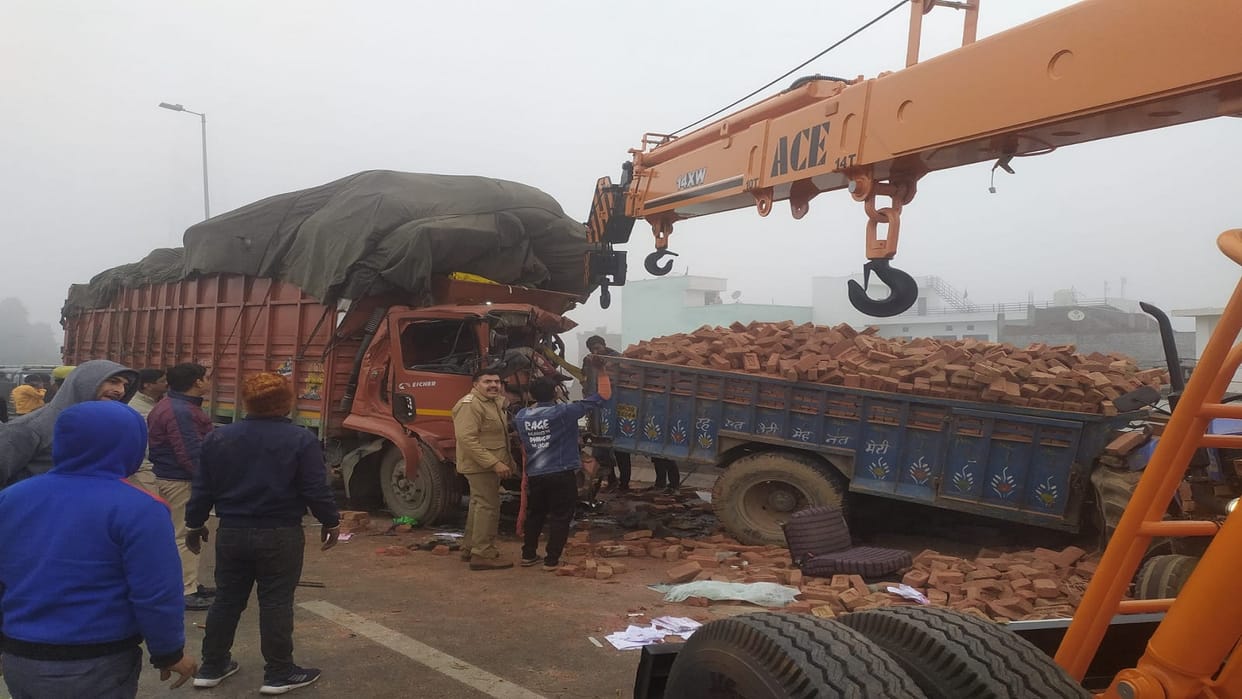 Canter collided with tractor trolley on Moradabad highway