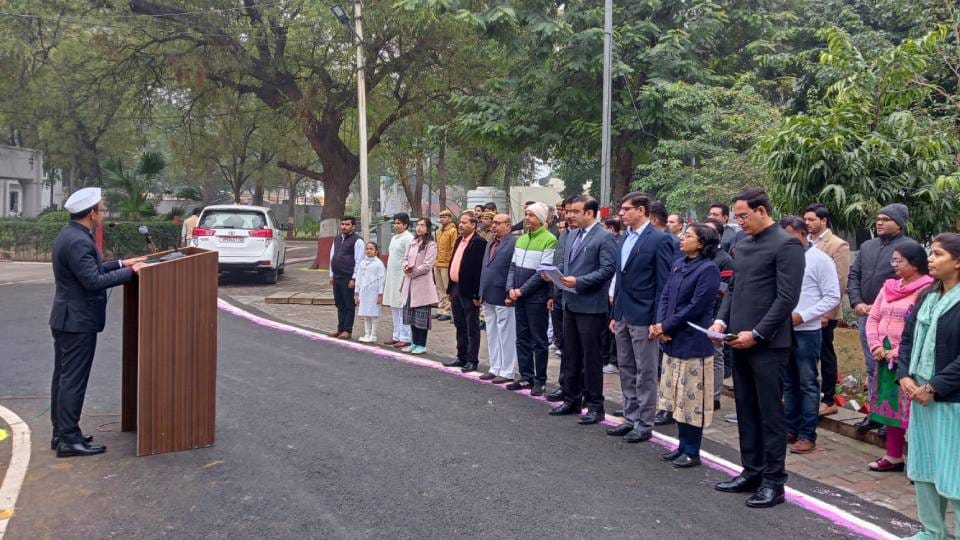 Republic Day was celebrated with enthusiasm and freedom fighters and families of martyrs were honored in Agra