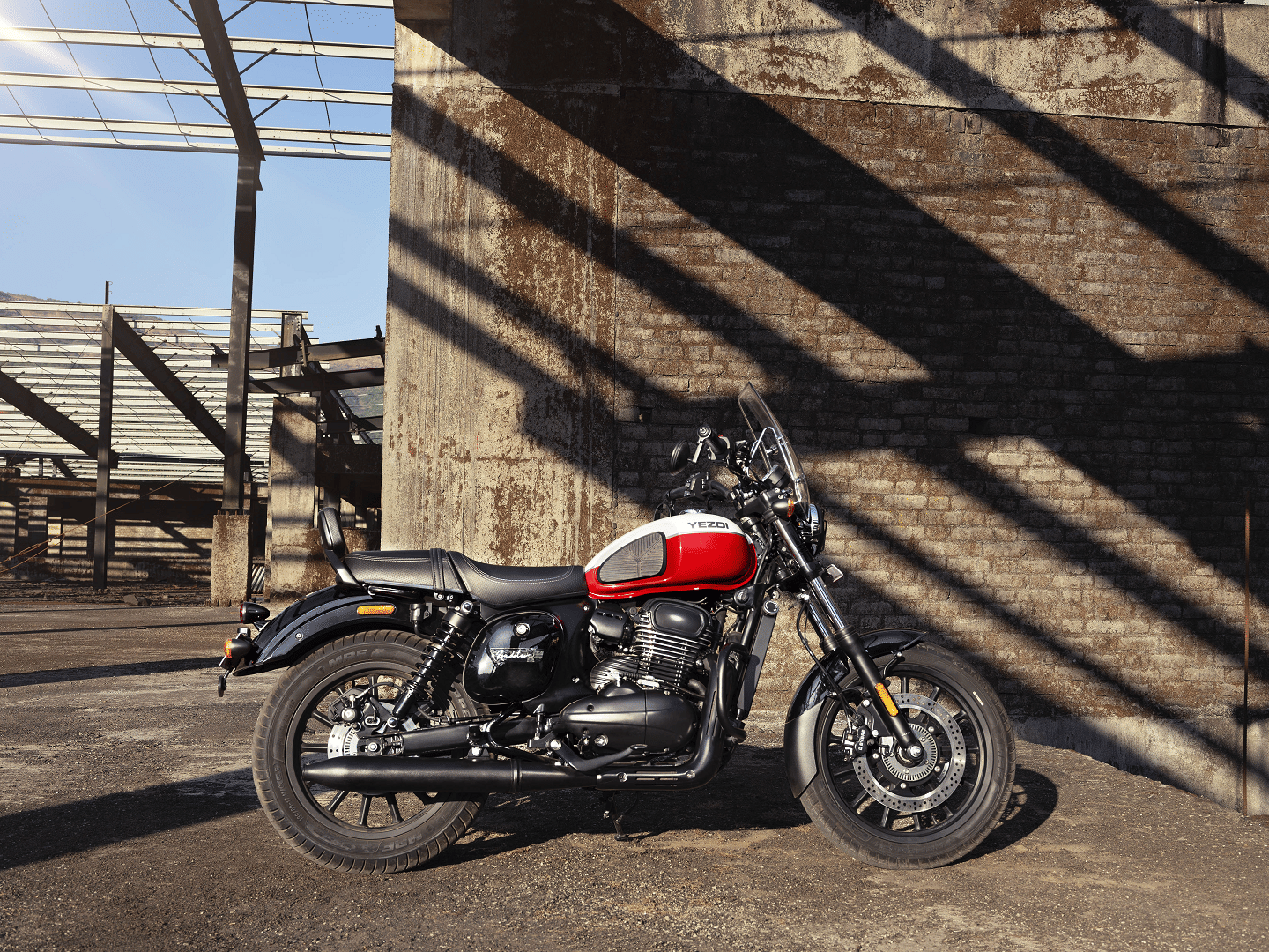 Jawa 42 and Yezdi Roadster New Colour Variants Launched Know Price Features Specs News in Hindi