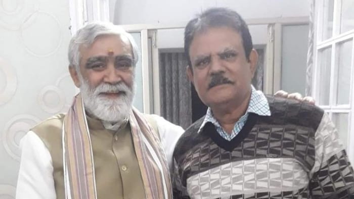 अपने छोटे भाई निर्मल के साथ फाइल फोटो में केंद्रीय मंत्री अश्विनी चौबे।