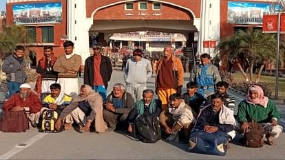17 Pakistani nationals imprisoned in India were repatriated today via Attari Wagah border