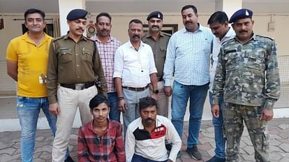 Durg: हैरान कर देगा चोरी का तरीका, पत्नी का भाई पहले सुनसान घरों पर बोलता धावा, फिर माल जीजा के घर में छिपाता पुलिस की गिरफ्त में दोनों आरोपी