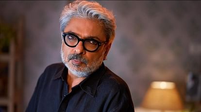 Sanjay Leela Bhansali: मां के बिना अधूरे हैं संजय लीला भंसाली, बोले- उनसे मिली कभी हार नहीं मानने की सीख sanjay leela bhansali talks about his mother leela on mothers day he learned from her to never give up