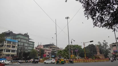 शुक्रवार को भी इंदौर मेें धूप नहीं निकली।