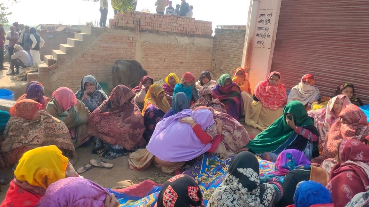 Elderly shawl got entangled in generator fan, cut off hand, died during treatment in agra
