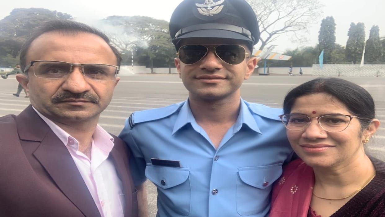 Sirmaur Anirudh Verma became a technical officer in the Air Force