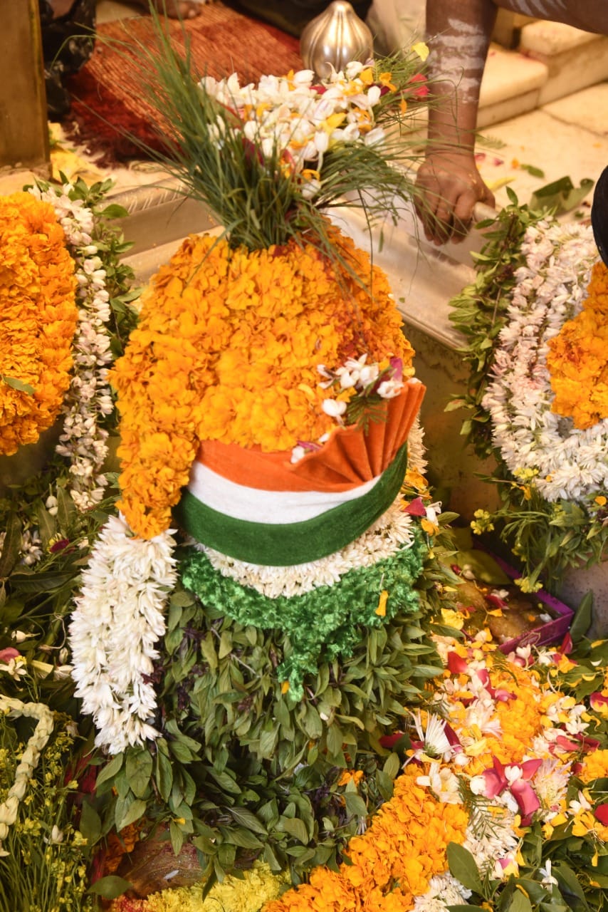 Tilak of Baba Vishwanath on Basant Panchami, Baba became groom with Mangal song, see amazing form