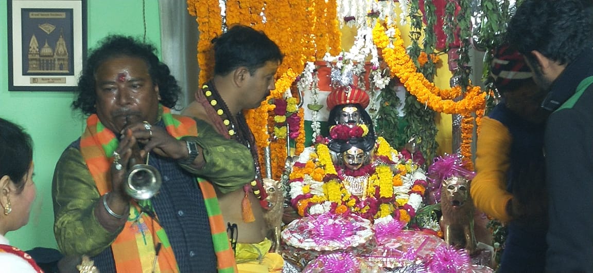 Tilak of Baba Vishwanath on Basant Panchami, Baba became groom with Mangal song, see amazing form