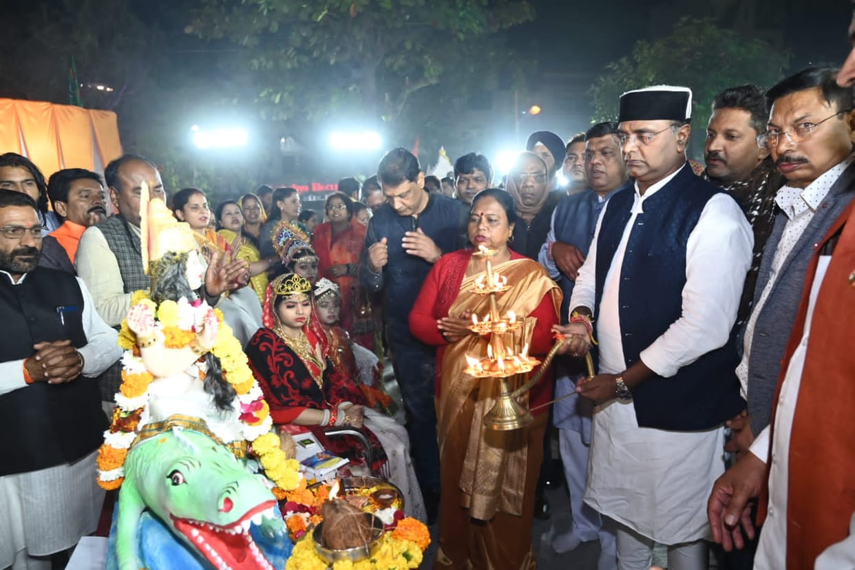 Bhopal News: On the eve of Narmada Jayanti in Narela assembly, Mahaarti of Mother Narmada was done with 11 tho