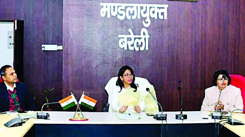 Outsiders and public representatives will not be able to become polling agents in MLC Election