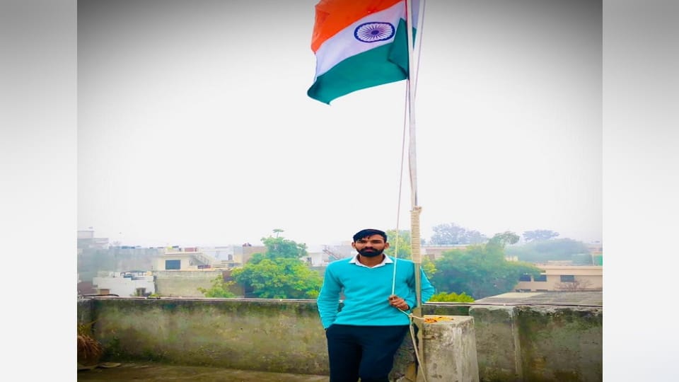 man died due to electrocution while taking down tricolor on roof of Coaching Center in Karnal