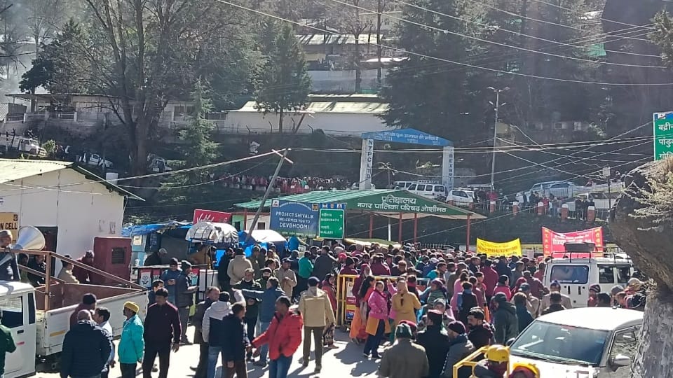 Joshimath Sinking Public Protest and do many demands