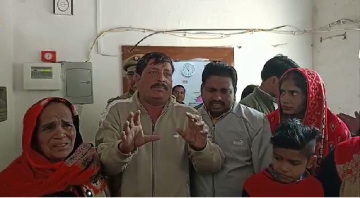 Farmer attempted self-immolation in DM office, hurt due to encroachment of land