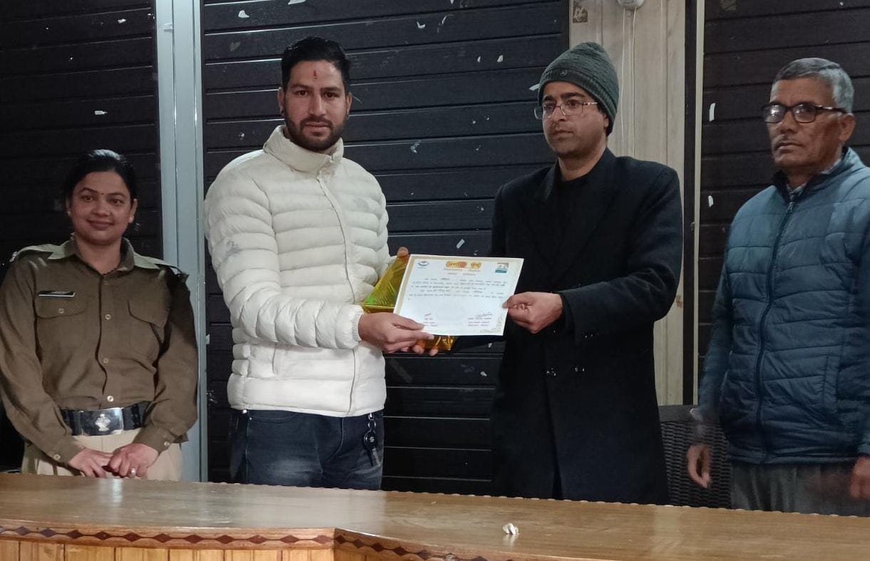 Pradhans of six gram panchayats received certificates