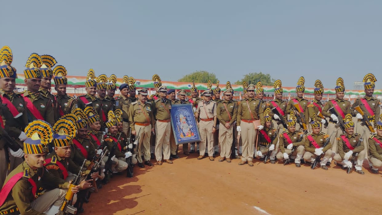 Platoon of Madhya Pradesh Police got first prize in Gujarat, participated in state level parade