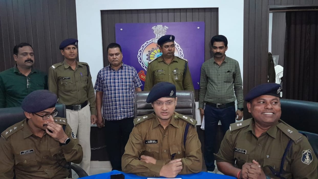 Youth arrested for selling illegal liquor on Republic Day in Bhilai