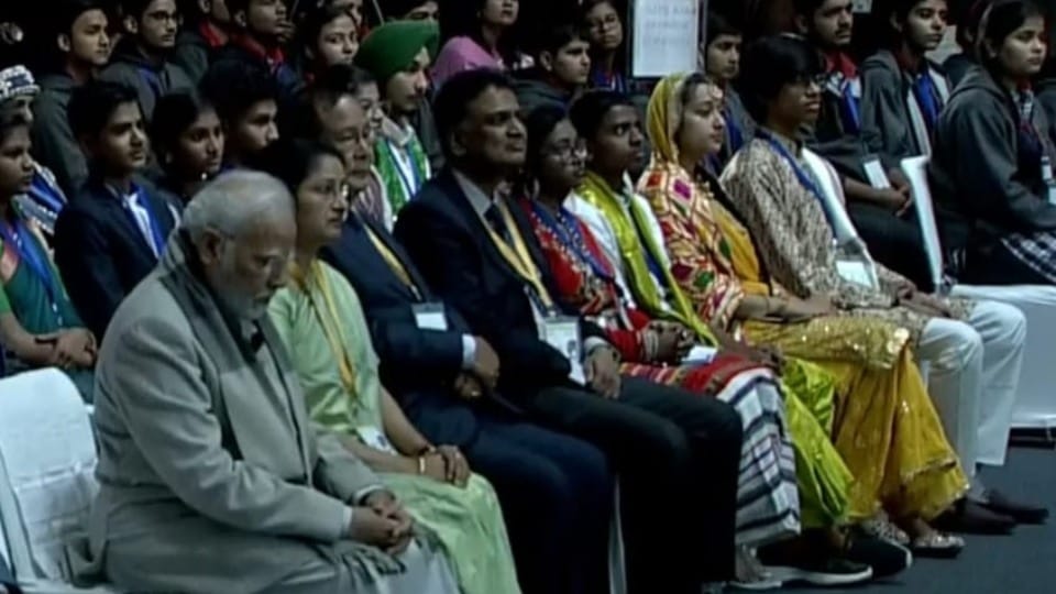 Mehakpreet and Kumkum of Jalandhar met PM Modi during Pariksha Pe Charcha 2023