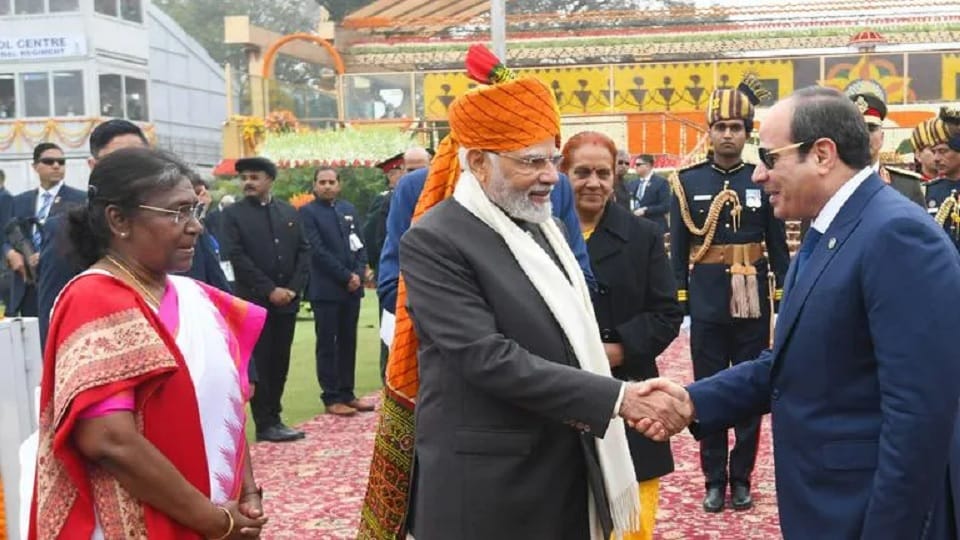 प्रधानमंत्री नरेंद्र मोदी के साथ मिस्र के राष्ट्रपति अब्देल फतह अल-सिसी
