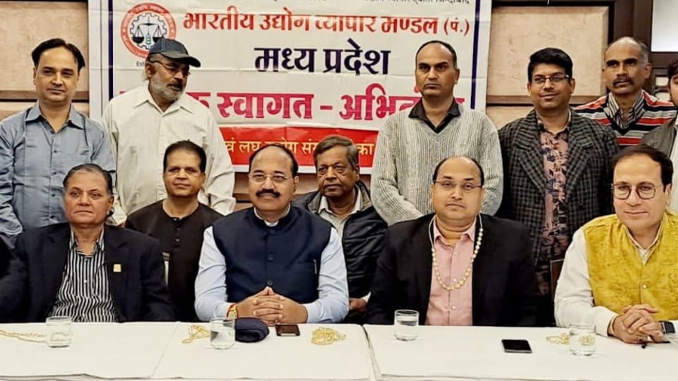 like the UP government other states should also give security insurance of one million to the traders
