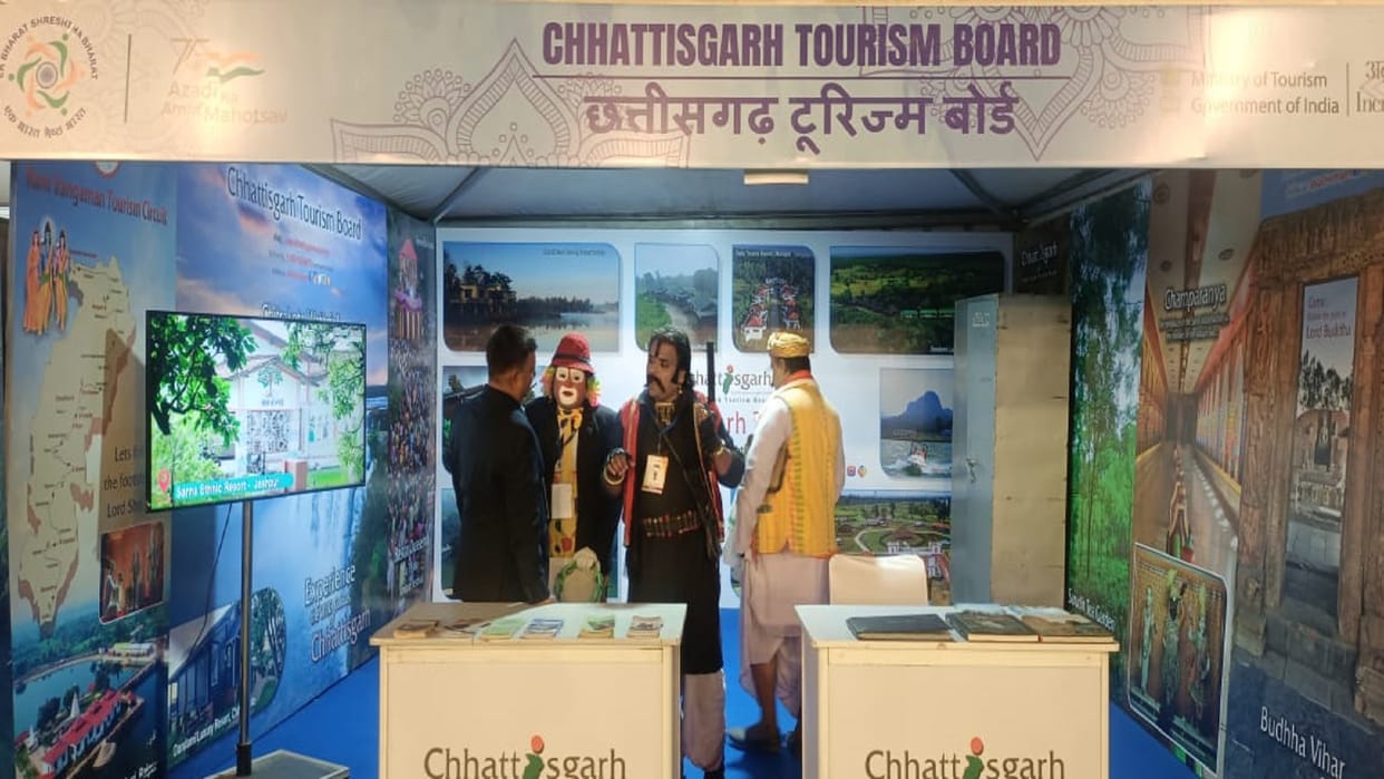 Bharat Parv, people relishing taste on Chhattisgarhi cuisine in Gadkaleva Delhi