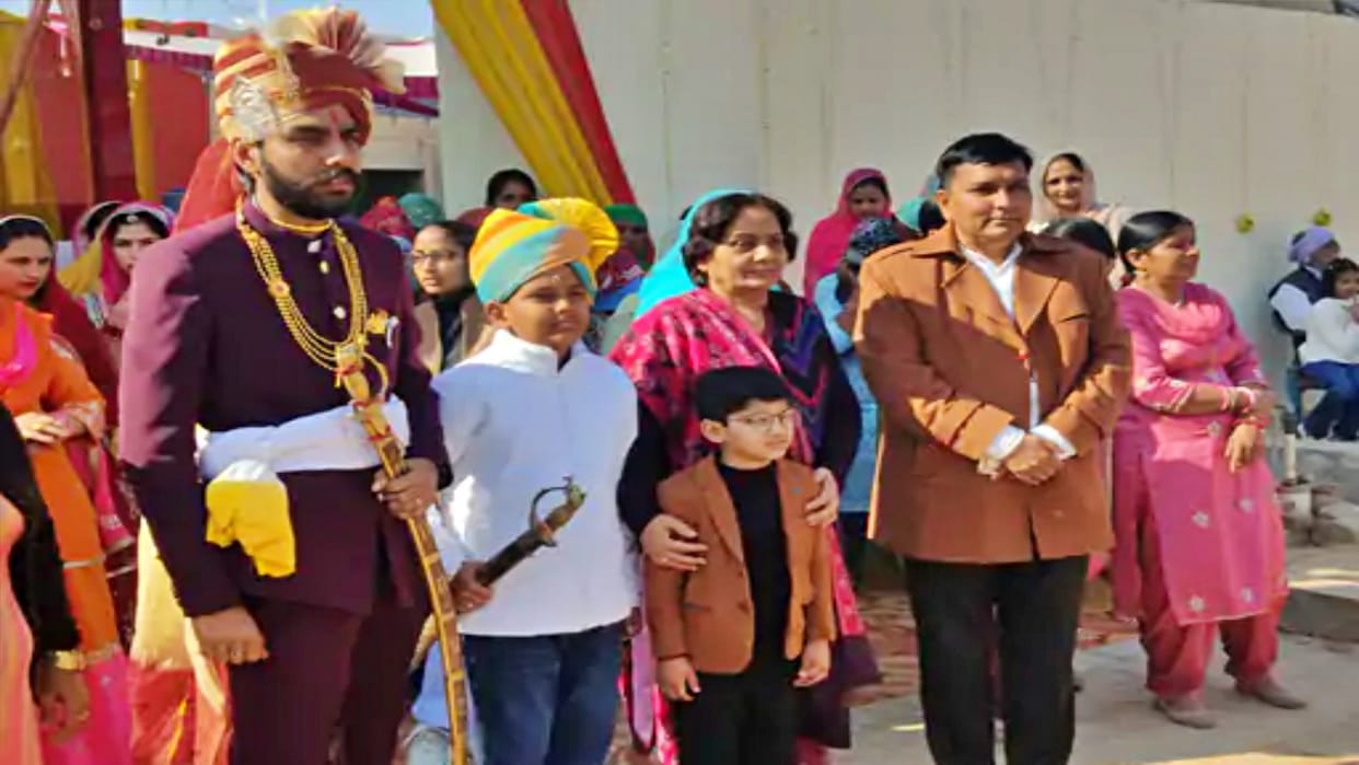Rajasthan groom went by helicopter to pick up the bride in Suratgarh Sriganganagar