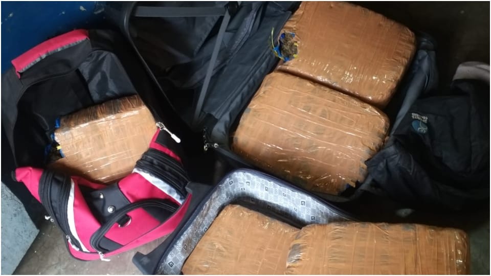 Two ganja smugglers arrested at Dholpur railway station Rajasthan CID recovered 30 kg ganja