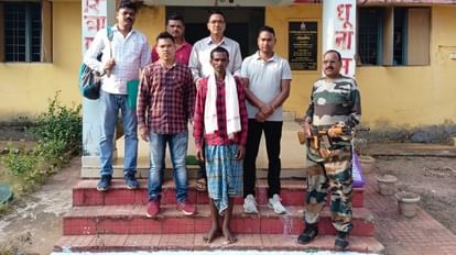 कुल्हाड़ी से वारकर पत्नी की हत्या: पति ने पूछा- बोरी में रखी उड़द कहां हैं, जानकारी से इनकार किया तो मार डाला पुलिस गिरफ्त में आरोपी।
