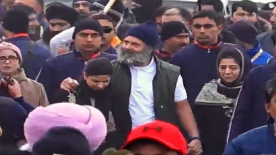 Bharat Jodo Yatra: Yatra begins from Avantipora, Mehbooba Mufti also included to support Rahul