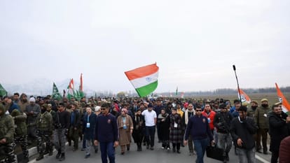Bharat Jodo Yatra: Rahul visited the spot of Pulwama attack and paid tribute to the martyrs