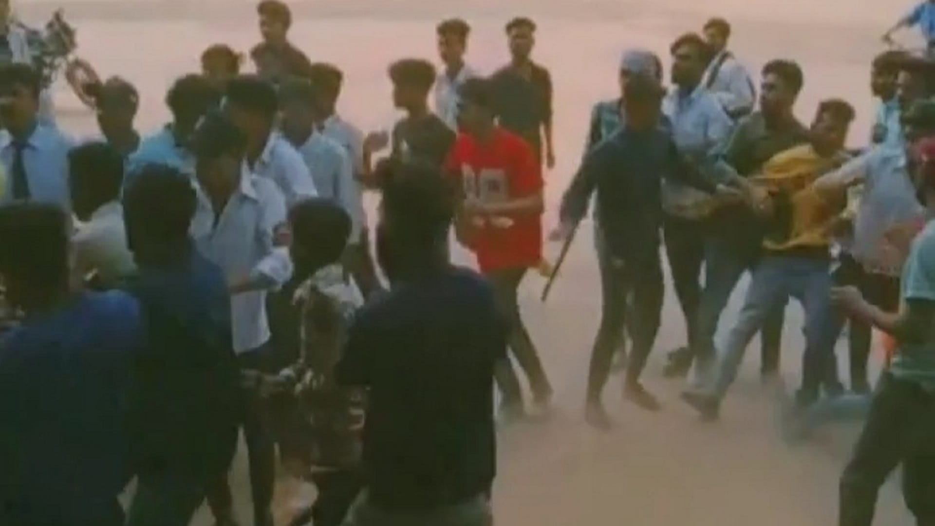 fighting between two groups of students in girl affair in korba