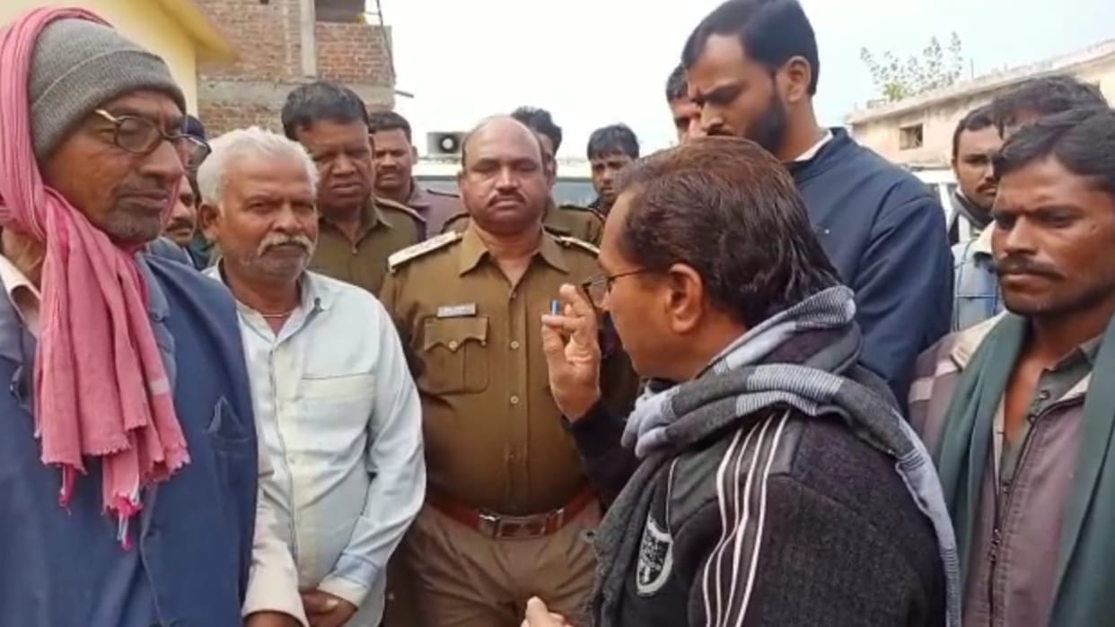 Tension after dispute between two parties in Chiklana and Divel Madhya Pradesh police force deployed