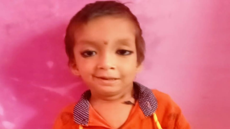 child death due to supari stuck in neck