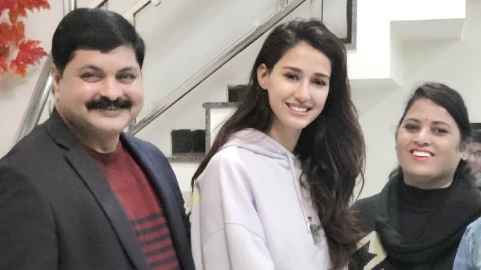 Bollywood actress Disha Patani reached her home spent time with her parents in Bareilly