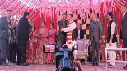 सीएम सुक्खू जेपी नड्डा के बेटे की  शादी की रिसेप्शन में शामिल हुए।