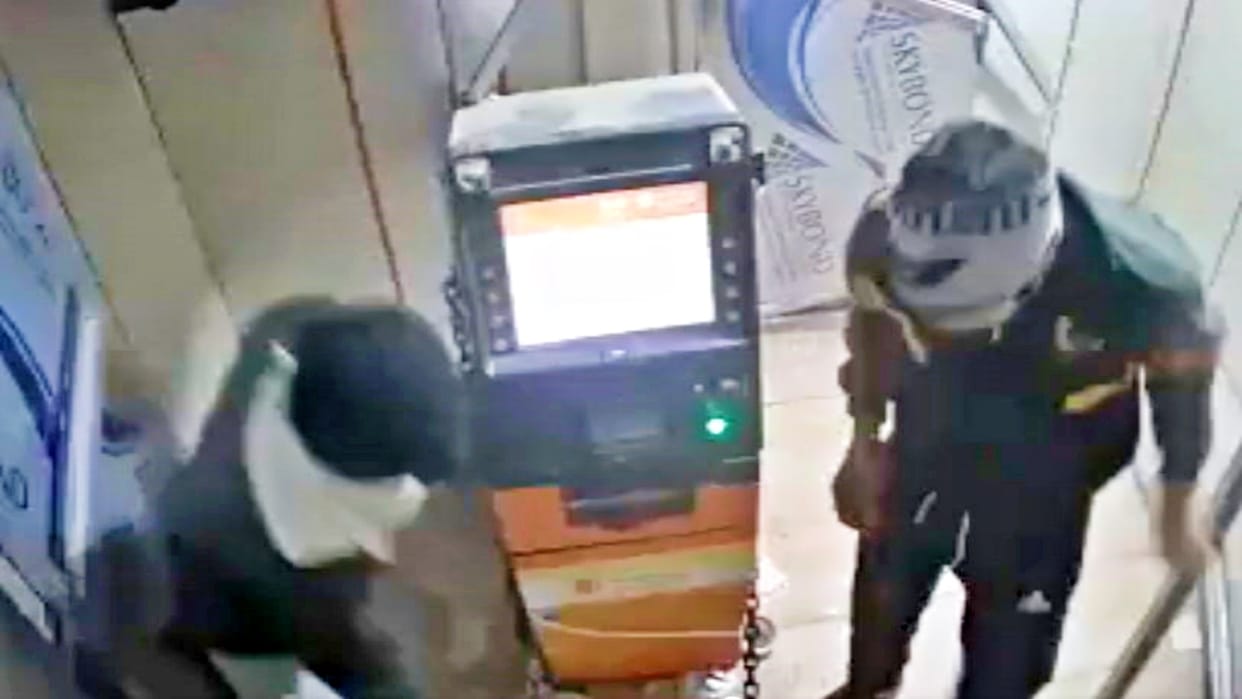 Miscreants pulled ATM from car in Ajmer