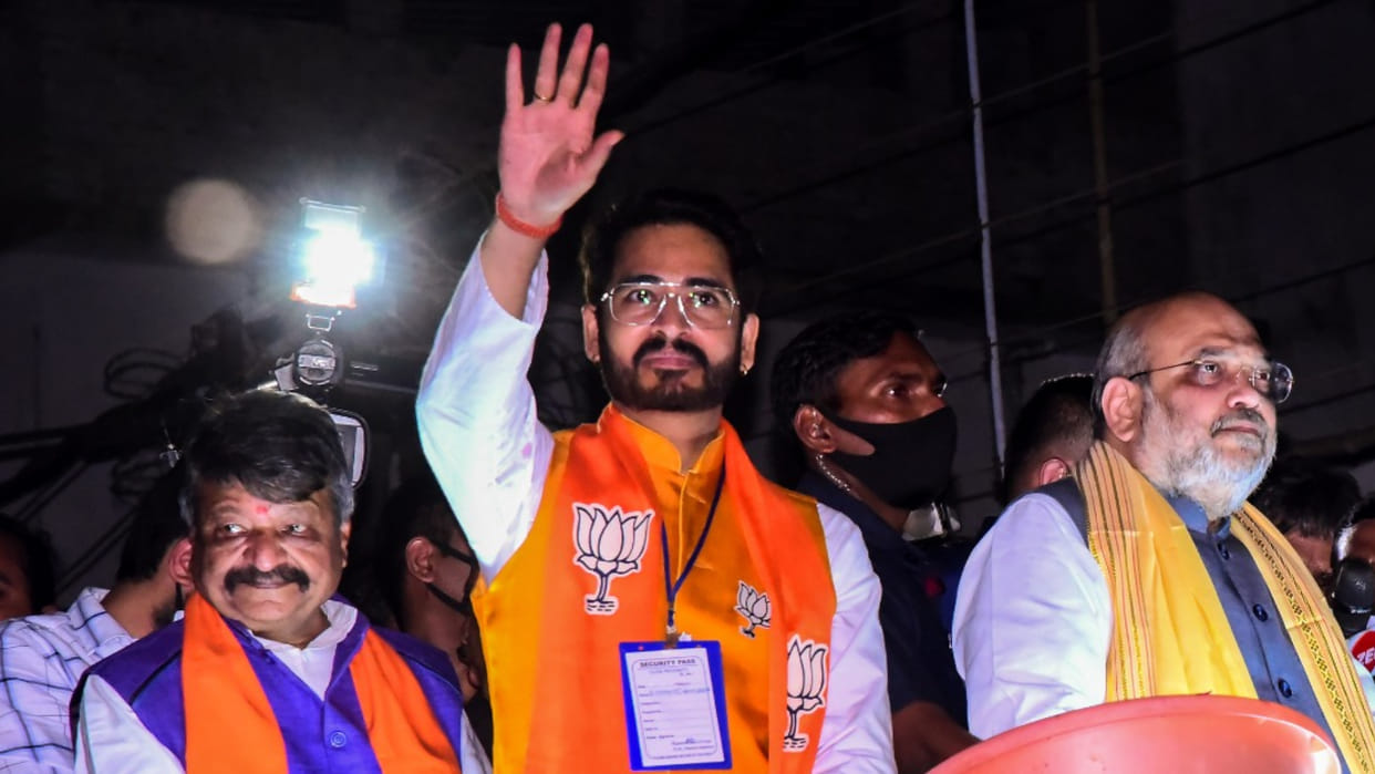 West Bengal BJP MLA Hiran Chatterjee dismisses the speculation no intention of joining tmc