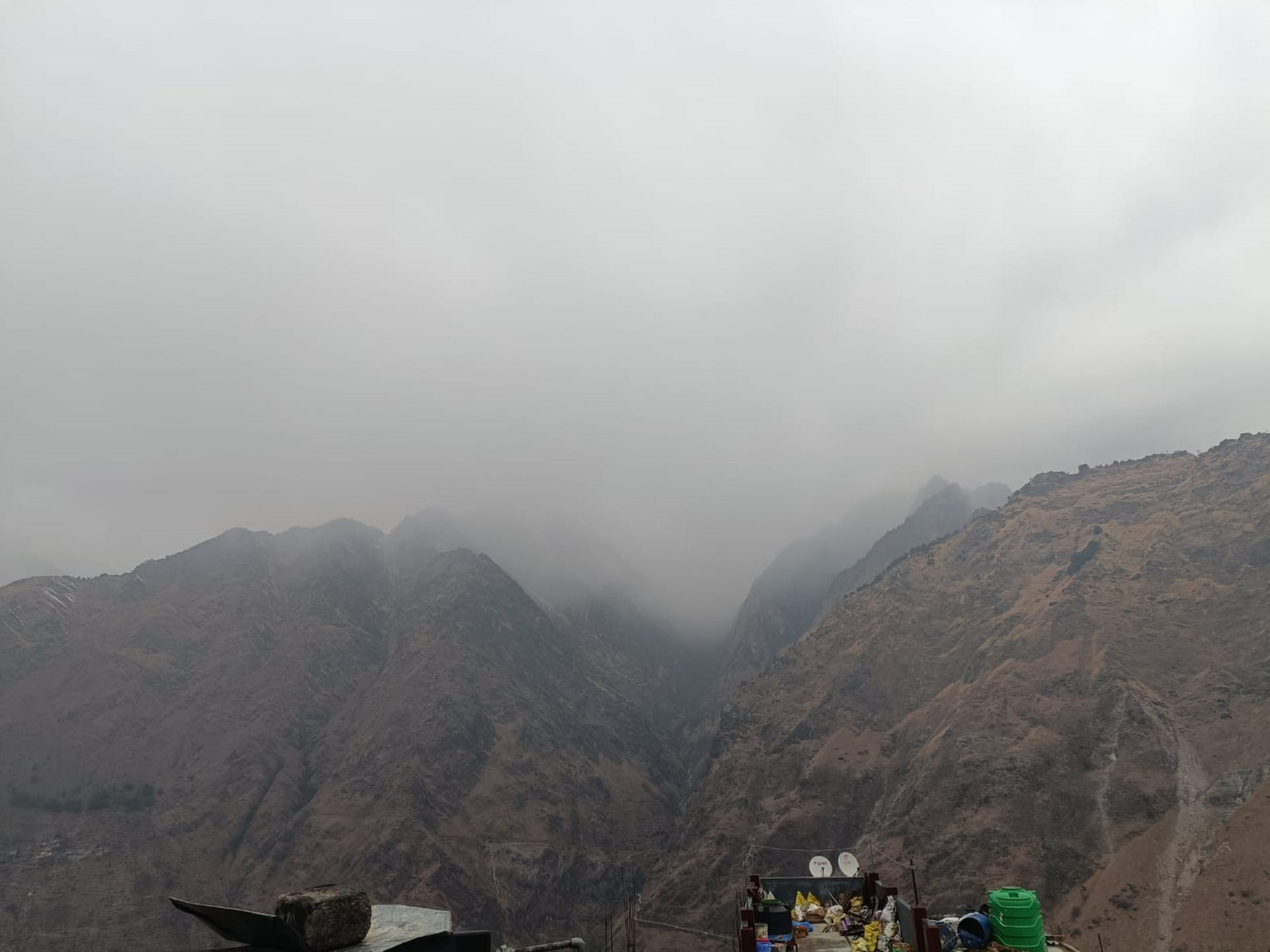 Joshimath Is Sinking Hotel home stay business stalled due to Joshimath disaster 75 percent bookings cancelled