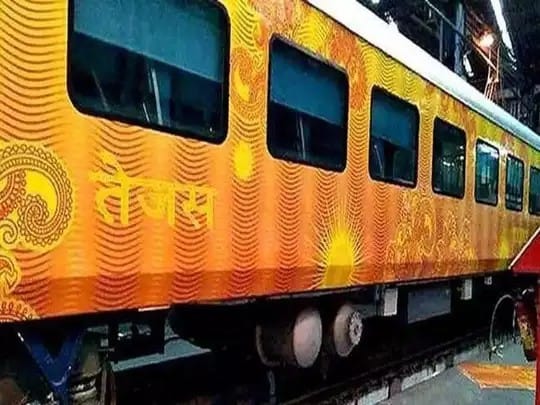 Technical fault in Tejas Express, train standing for three and a half hours, trains stopped in up line