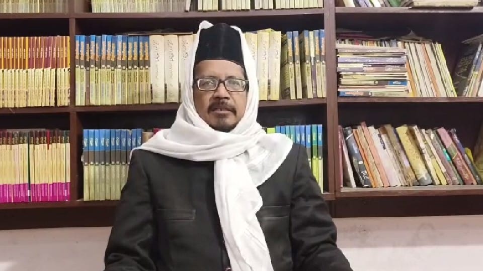 Bareilly Maulana Shahabuddin Razvi said it is wrong to link terrorism with religion