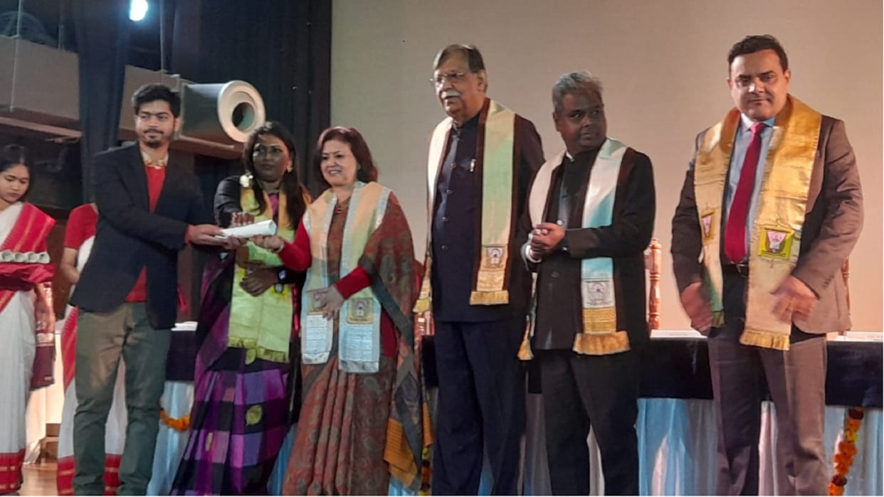 Meerut Medical College Foundation Day: Degrees given to 165 students and gold medals to 45