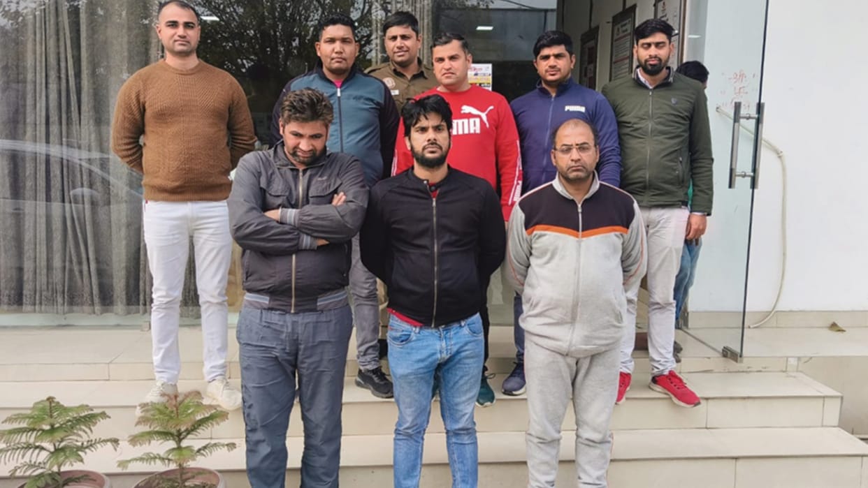 Man sitting in Georgia dupes crores of rupees from 11000 indians through Chinese website know modus operandi