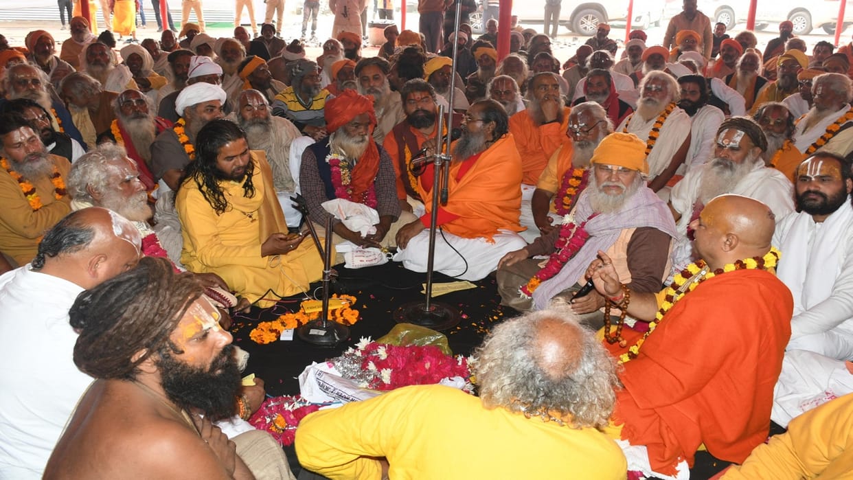Hurt by the allegations, Mahamandaleshwar Santosh Das Satua Baba resigns