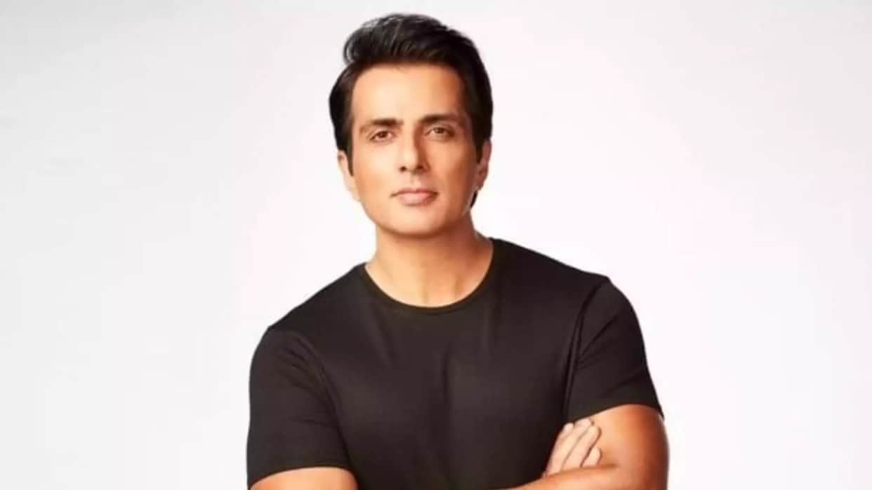 ask sonu sood session fan asked actor about canada citizenship know his answer