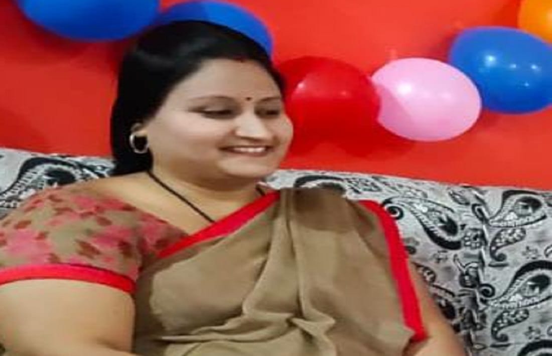 Primary school teacher committed suicide by jumped in front of train in varanasi