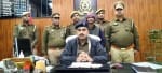 पकड़े गए हत्यारोपी की जानकारी देते एसपी सिटी एमपी सिंह।