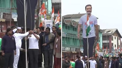 Rahul Gandhi mengibarkan bendera di Lal Chowk