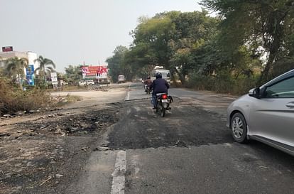 Cracked layer of NH 31 near Fafna for the second time in nine months, patching started