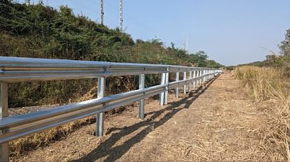 Work underway on cattle fencing along 622-km stretch between Mumbai- Ahmedabad
