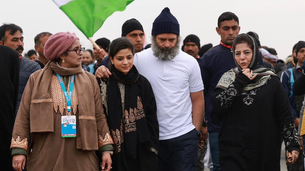 Mehbooba Mufti said After former PM Nehru in 1948, today Rahul hoisted the tricolor in different circumstances